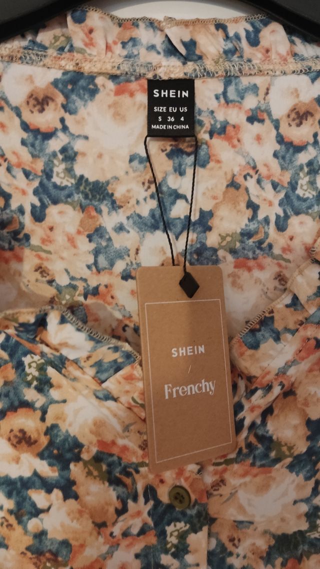 Camisa/Blusa flores NUEVA A ESTRENAR