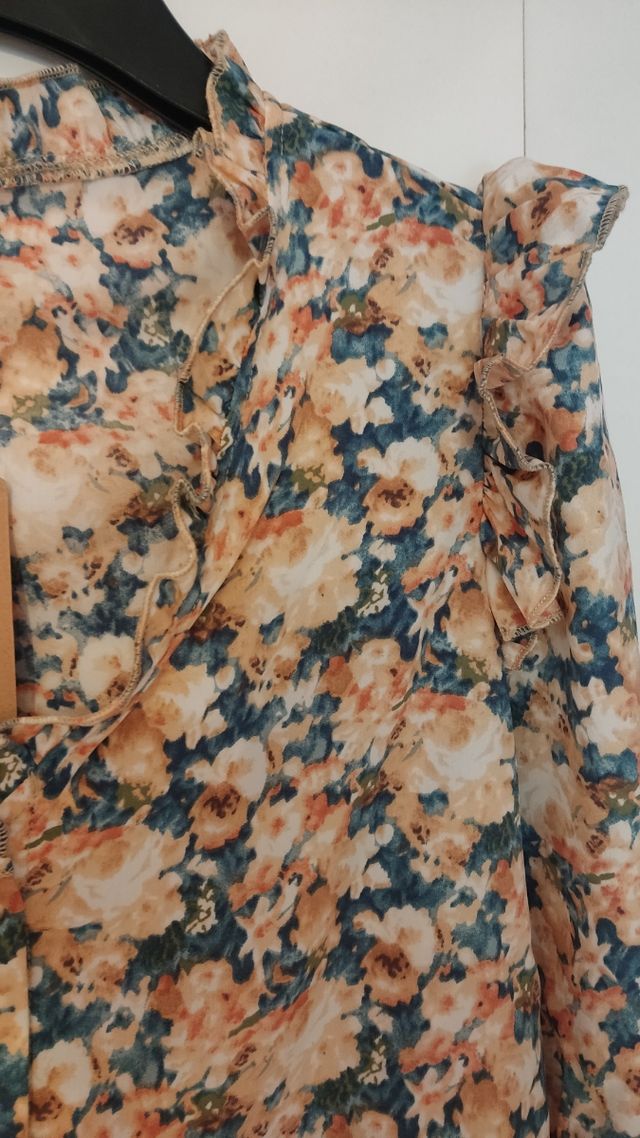 Camisa/Blusa flores NUEVA A ESTRENAR