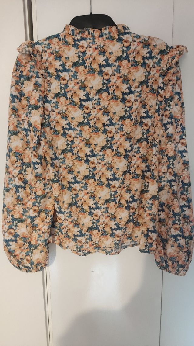Camisa/Blusa flores NUEVA A ESTRENAR