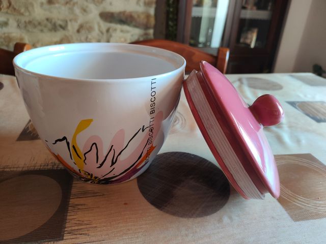 Portamestoli con biscottiera in tinta