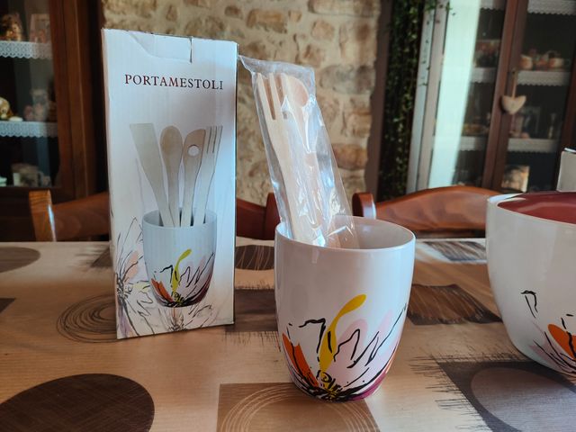 Portamestoli con biscottiera in tinta