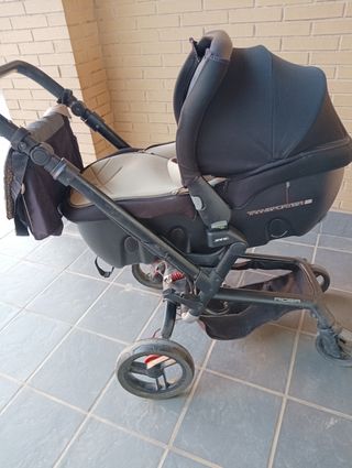 Jane Rider con capazo rígido