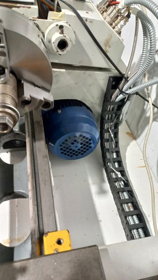 Torno cnc paralelo manual, no uso profesional.