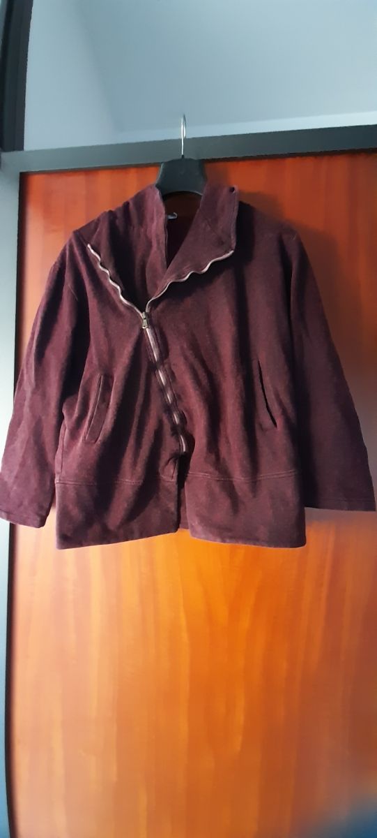 Felpa con cerniera obliqua