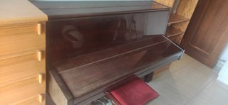 Piano marca Hsinghai