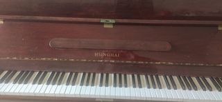 Piano marca Hsinghai