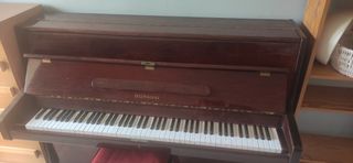 Piano marca Hsinghai