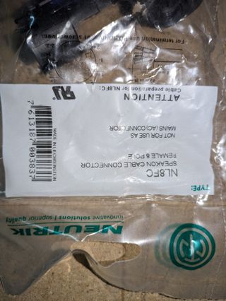 CONECTOR SPEAKON FEMALE 8 POLE AÉREO
