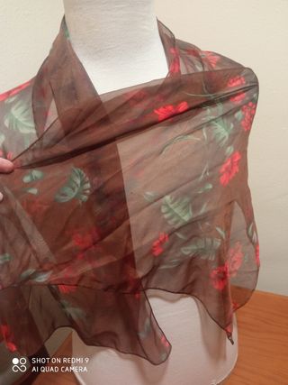 Pañuelo de flores vintage en gasa como nuevo. ha