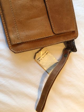cartera de piel camel