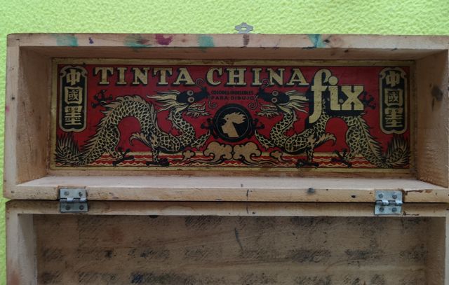 Caja tinta china Fix, tinteros pelikan, plumín