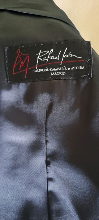 CHOLLO .Chaqué Impecable.