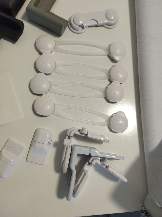 Protectores/ cerraduras mueble para bebe