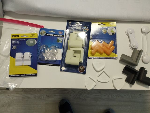 Protectores/ cerraduras mueble para bebe