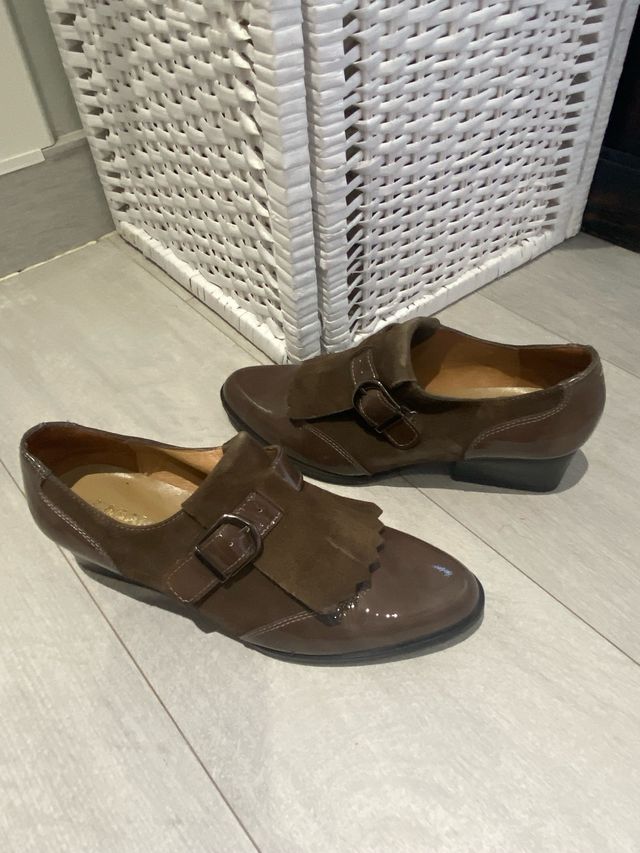 Zapato tacon invierno charol marron