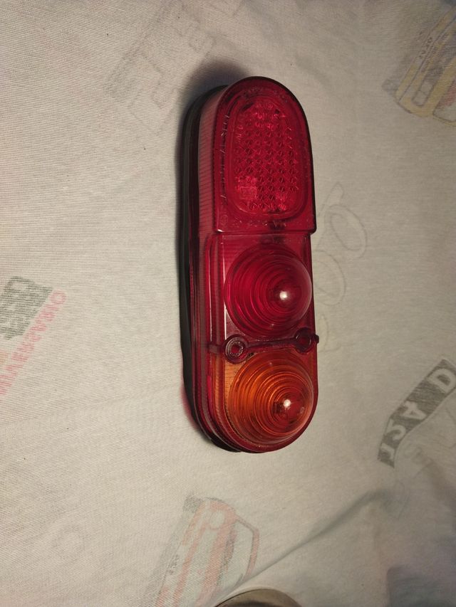 tulipa trasera zquierda Renault 4