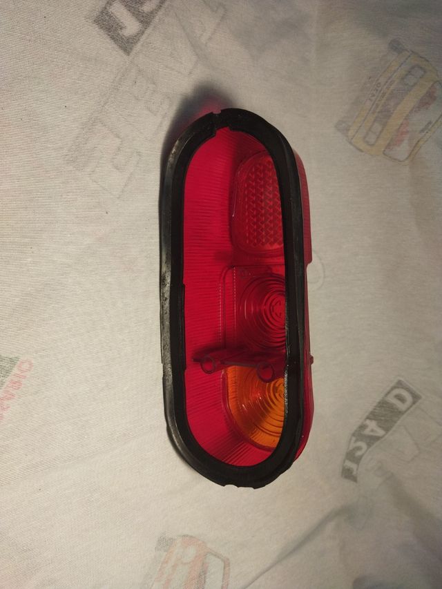 tulipa trasera zquierda Renault 4