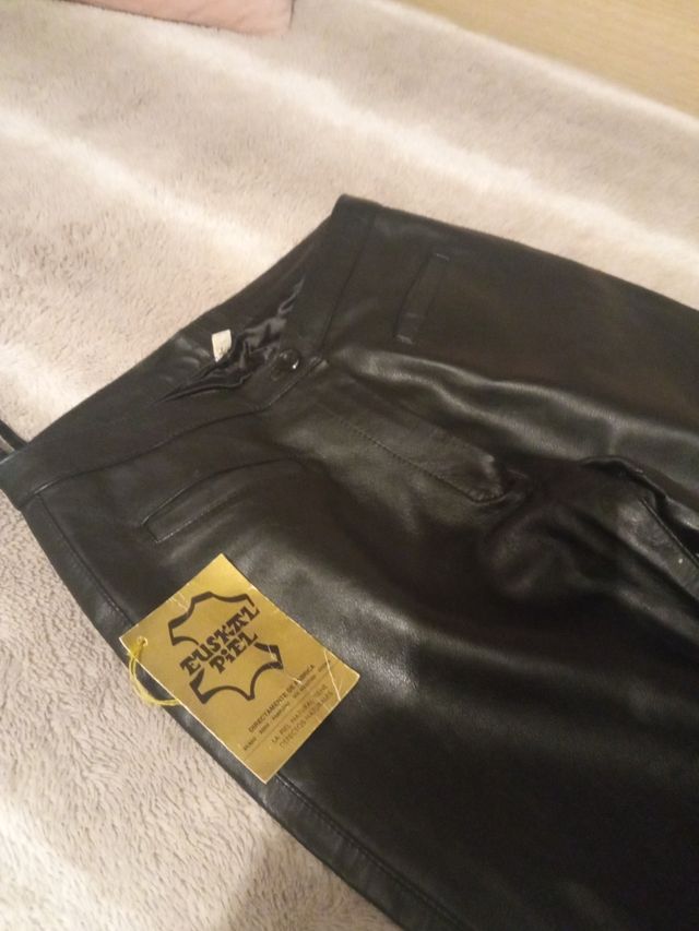 Pantalón de cuero bueno