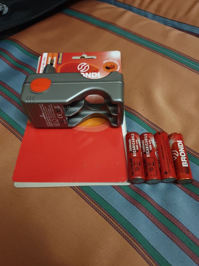 Caricabatterie aa aaa brondi