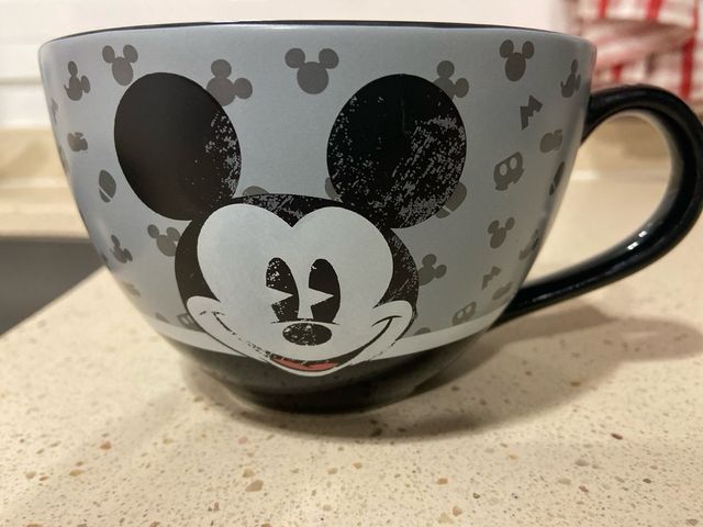 Taza Disney nueva, sin usar
