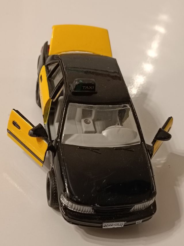 Sseca Toy Kia Sephia Taxi, 1:33 , öntöttvas, visszahúzós autók - X. kerület, Egyéb - Jófogás