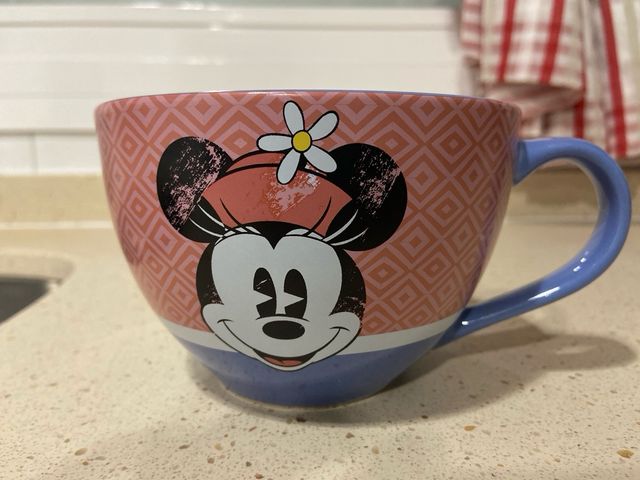 Taza Disney nueva, sin usar.
