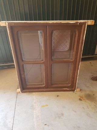 Vendo ventana de madera