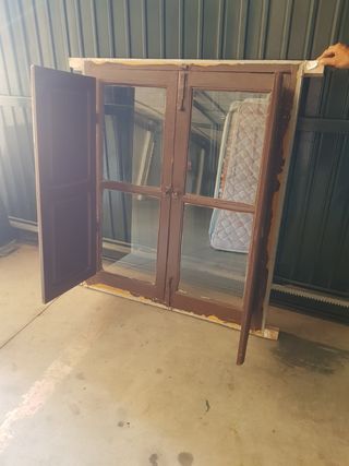 Vendo ventana de madera