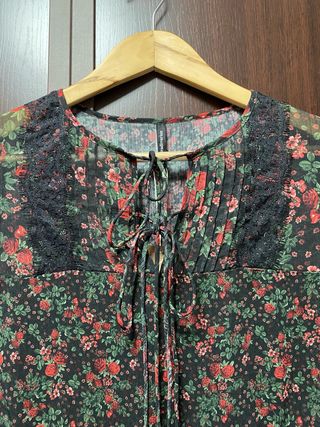 Blusa Stradivarius talla S con etiqueta