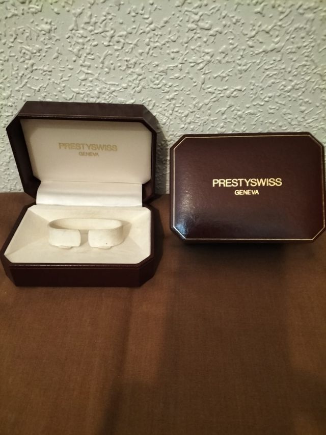 Cajas relojes vacias: Lotus, A.Miro y M.Madok