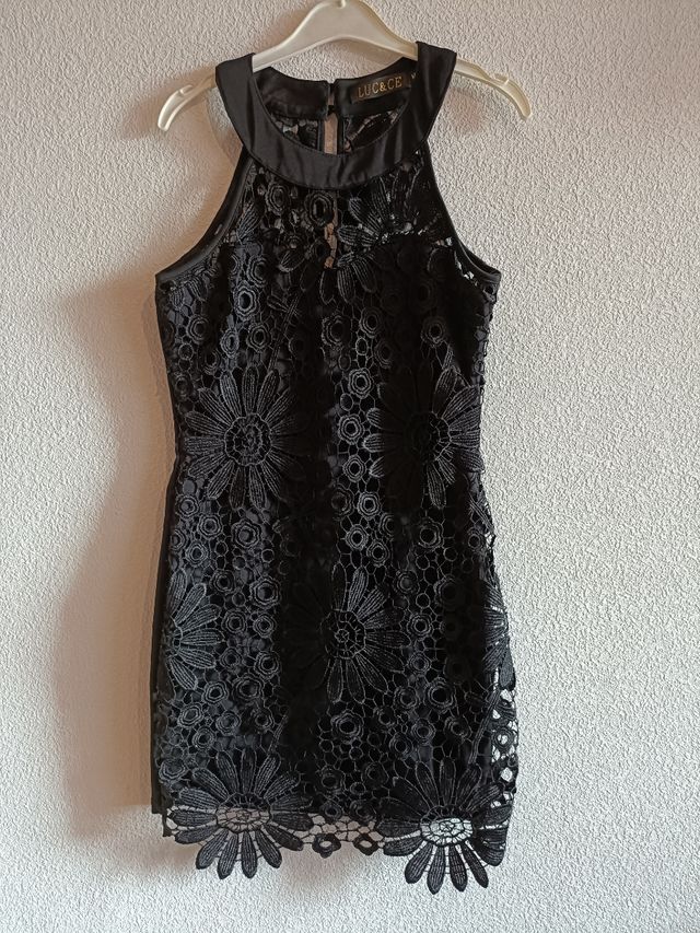 Vestido negro fiesta con guipur