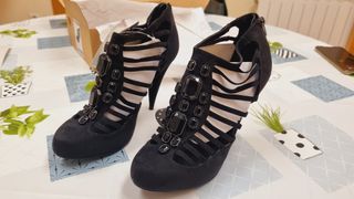 ZAPATOS SEÑORA ZARA STRADIVARIUS 38 TACON PIEL NEG