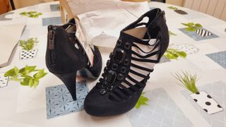 ZAPATOS SEÑORA ZARA STRADIVARIUS 38 TACON PIEL NEG