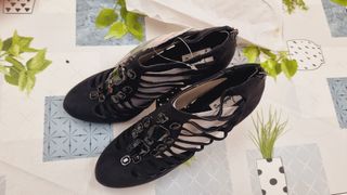 ZAPATOS SEÑORA ZARA STRADIVARIUS 38 TACON PIEL NEG