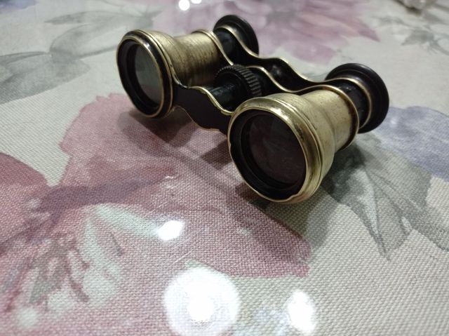 Binoculos de ópera antiguo