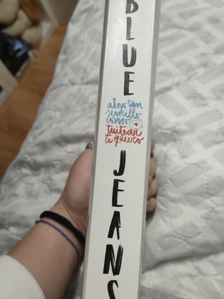 Libro "ALGO TAN SENCILLO COMO TWITTEAR TE QUIERO"