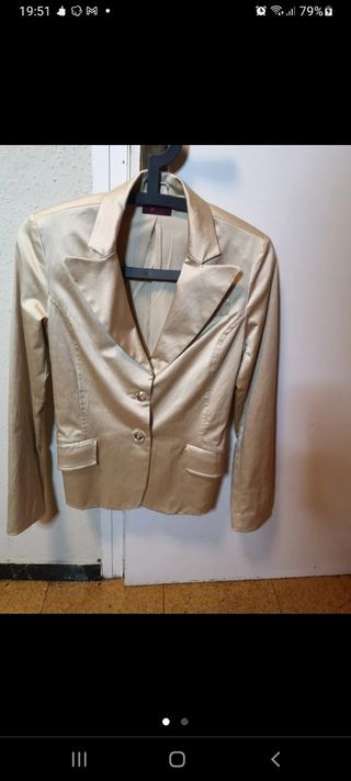 Chaqueta dorada