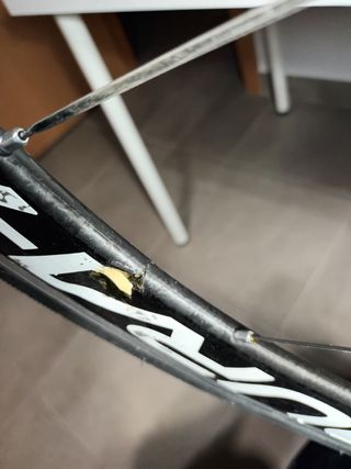 Rueda carbono