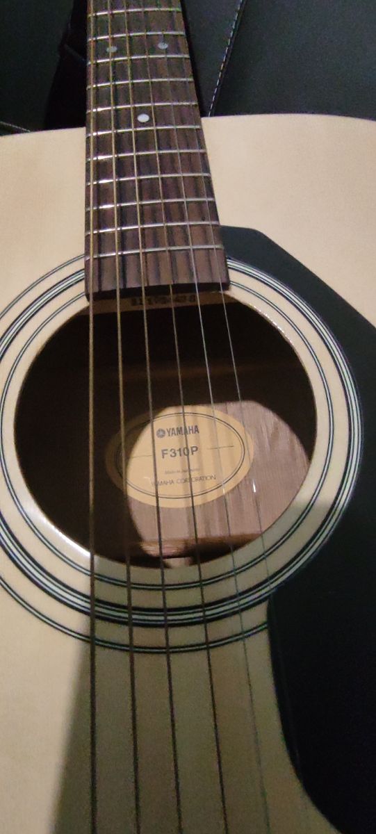 Guitarra acústica 