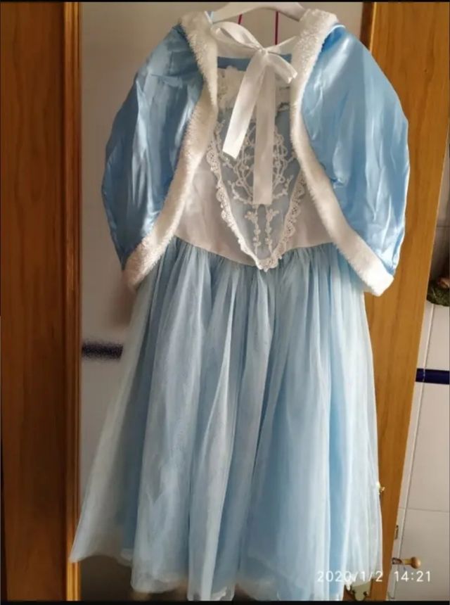 Costume da principessa con mantello