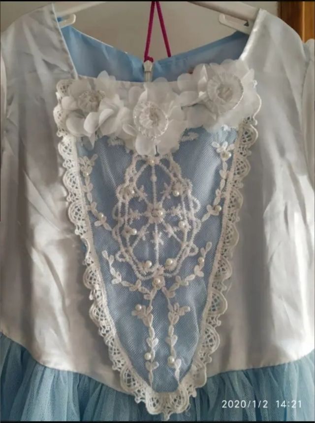 Costume da principessa con mantello