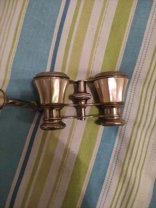 DIFÍCILES Y ANTIGUOS BINOCULARES DE TEATRO NACAR.