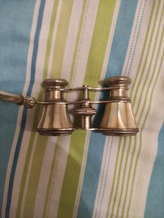 DIFÍCILES Y ANTIGUOS BINOCULARES DE TEATRO NACAR.