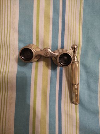 DIFÍCILES Y ANTIGUOS BINOCULARES DE TEATRO NACAR.