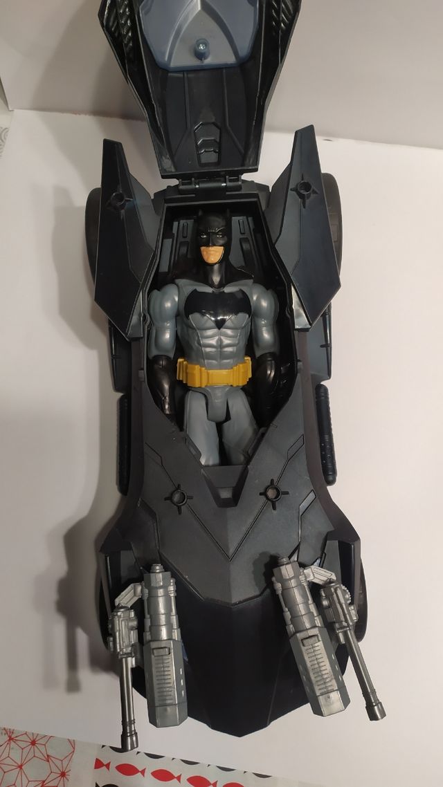 BATMOVIL+FIGURA BATMAN.