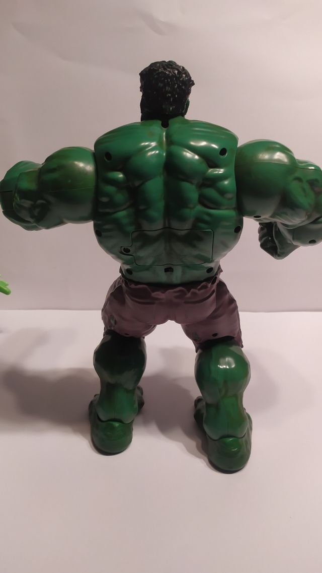 HULK GIGANTE.