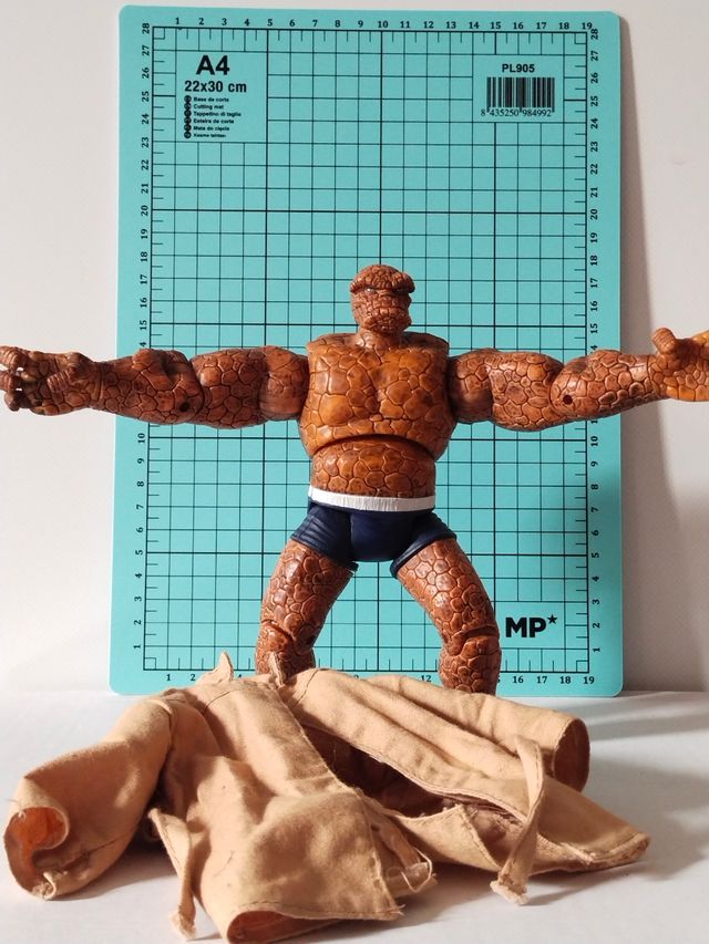 The thing trenchcoat 2004 Marvel legends toy biz