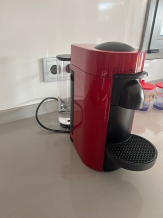 Cafetera Nespresso Vertuo Plus Cherry Red D