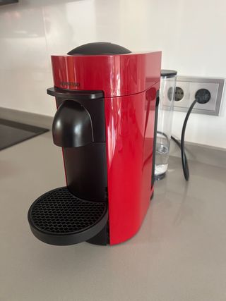 Cafetera Nespresso Vertuo Plus Cherry Red D