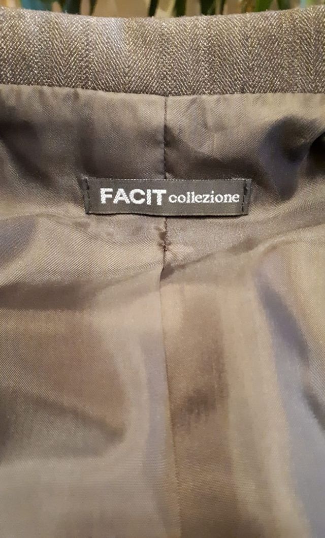 Tailleur colore tortora / marrone scuro usato